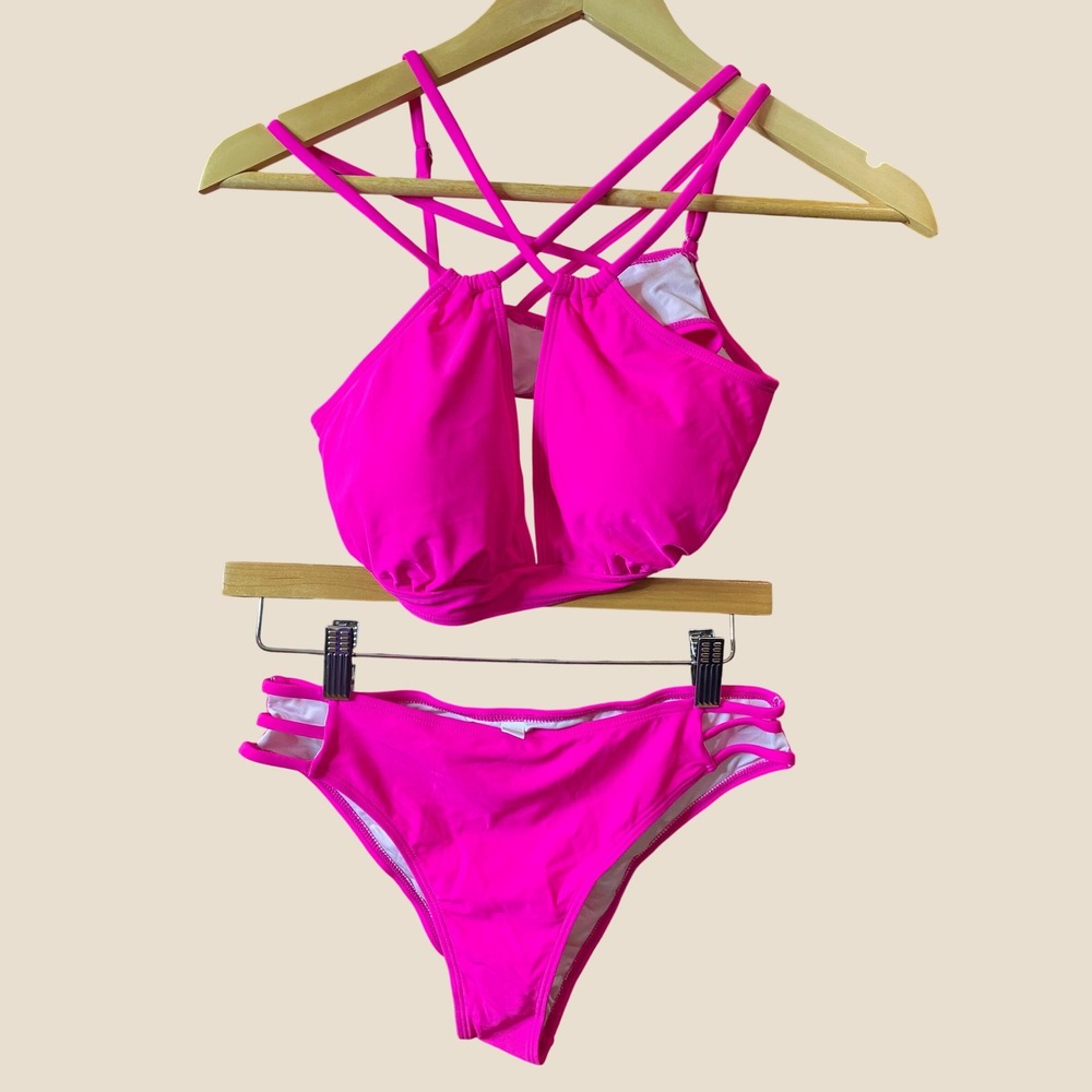 Hot Pink 2 Piece Swimsuit Strappy Halter Bikini Set NWOT Size Medium NWOT